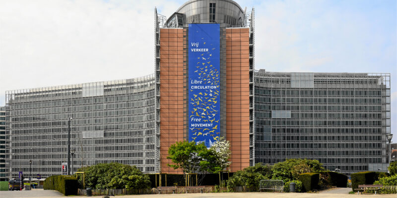 Az Európai Bizottság az Európai Unió Bírósága elé idézi MAGYARORSZÁGOT, amiért az az uniós állásponttal ellentétesen szavazott